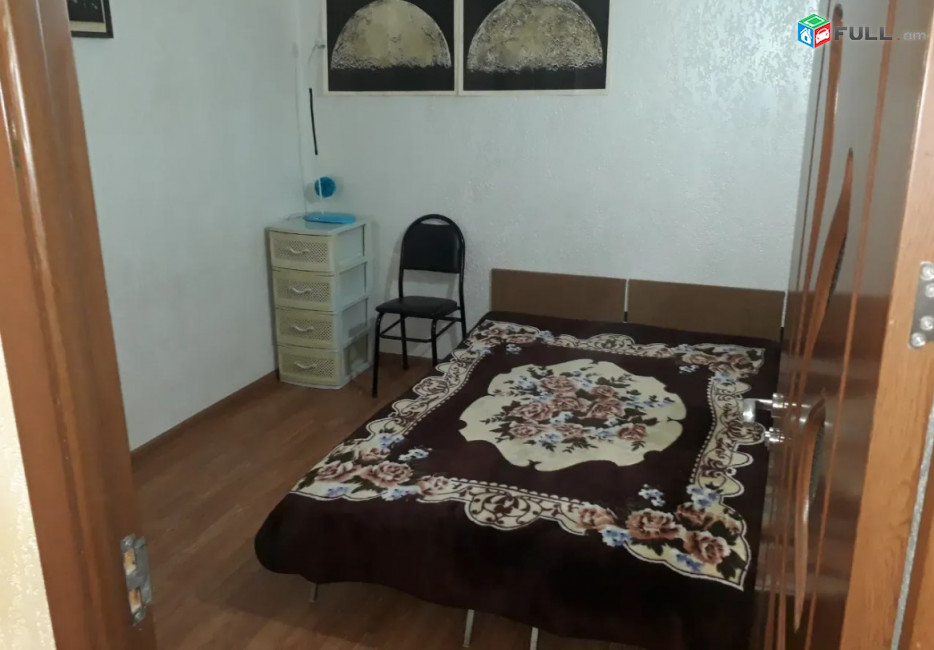 LA08693 Վարձով 3 սենյականոց բնակարան Արցախի փողոցում