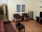 LA08693 Վարձով 3 սենյականոց բնակարան Արցախի փողոցում