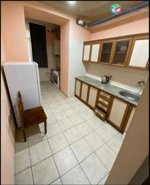LA08695  Վարձով 3 սենյականոց բնակարան Արցախի փողոցում