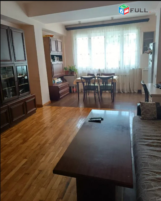 LA08696 Վարձով 3 սենյականոց բնակարան Բաղրամյան պողոտայում 