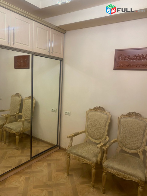 LA08707 Վարձով 4 սենյականոց բնակարան Մաշտոցի պողոտա , նորակառույց շենք