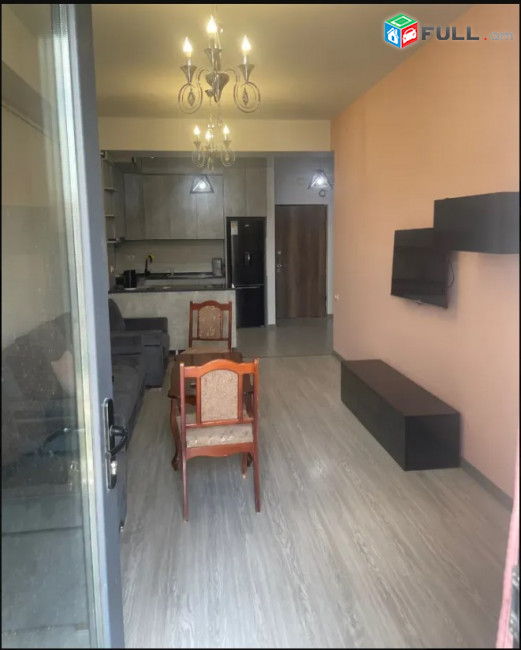 LA08739 Վարձով 3 սենյականոց բնակարան Տիգրան Պետրոսյանի փողոց , նորակառույց շենքում 