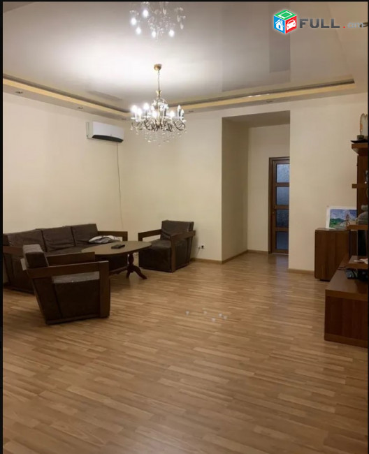 LA08747 Վարձով 3 սենյականոց բնակարան Ամիրյան փողոցում