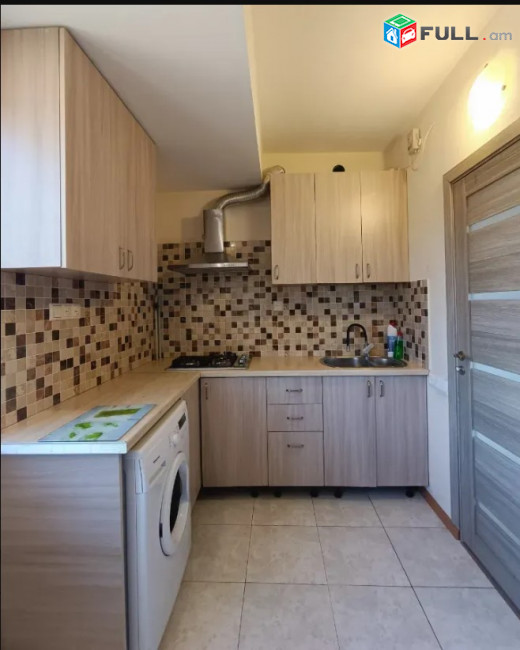 LA08762 Վարձով 3 սենյականոց բնակարան Արցախի պողոտայում