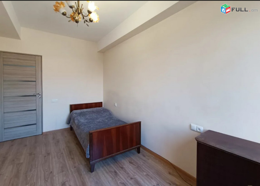 LA08762 Վարձով 3 սենյականոց բնակարան Արցախի պողոտայում