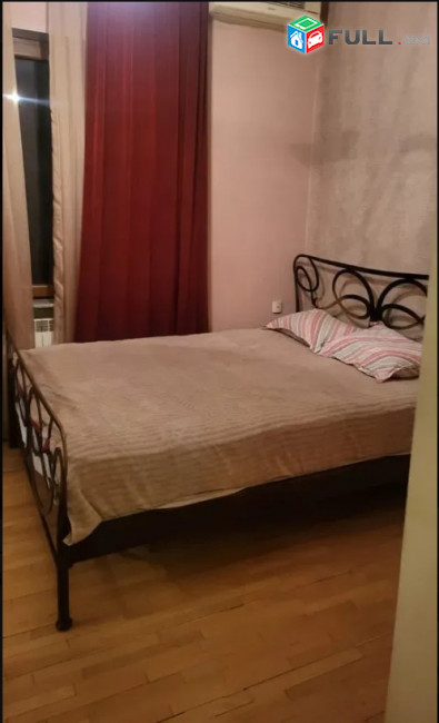 LA08775 Վարձով 3 սենյականոց բնակարան Ամիրյան փողոցում