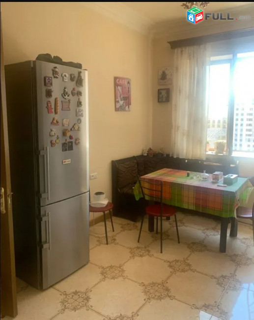 LA08782 Վարձով 4 սենյականոց բնակարան Տերյան փողոց , նորակառույց շենքում 