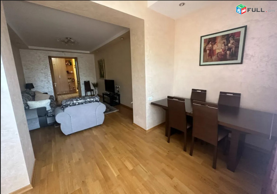 LA08832 Վարձով 3 սենյականոց բնակարան Արամ Խաչատրյան , Սլավոնական համալսարանի մոտ