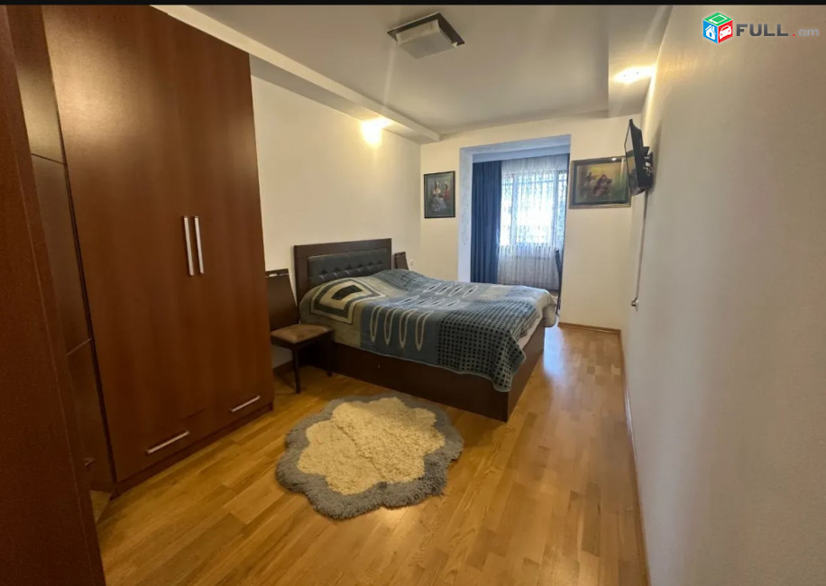 LA08832 Վարձով 3 սենյականոց բնակարան Արամ Խաչատրյան , Սլավոնական համալսարանի մոտ