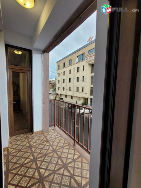 LA08843 Վարձով 3 սենյականոց բնակարան Մարշալ Խուդյակովի փողոց , նորակառույց շենք