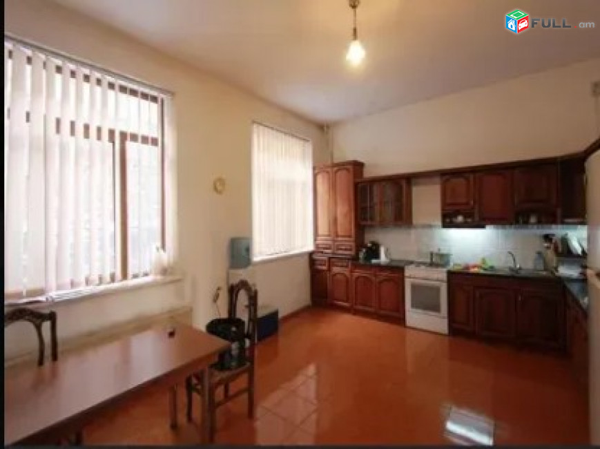 LA08528 Վարձով 8 սենյականոց 2 հարկանի առանձնատուն Տիգրան Մեծի պողոտա , ֆրանսիական դպրոցի մոտ