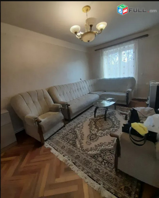 LA08866  Վարձով 2 սենյականոց  բնակարան Արամ Խաչատրյան փողոցում 