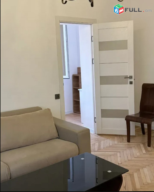 LA08893 Վարձով 3 սենյականոց բնակարան  Կարապետ Ուլնեցու փողոցում