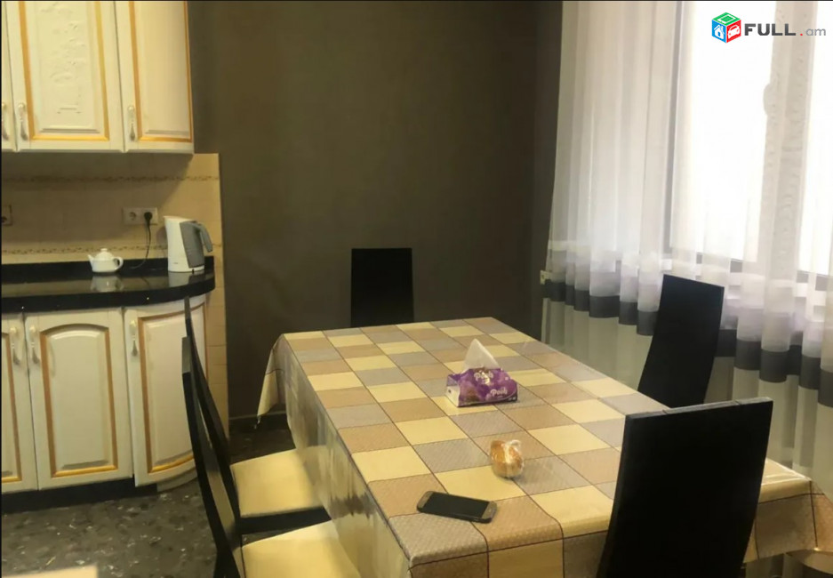 LA08907 Վարձով 6 սենյականոց 3 հարկանի քարե տուն Պարույր Սևակ թաղամաս 2-րդ փողոցում Ավանում