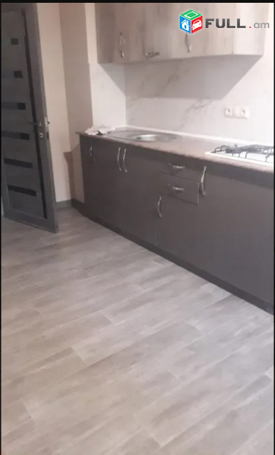 LA08945 Վարձով 3  սենյականոց բնակարան Շինարարների փողոց , նորակառույց շենքում