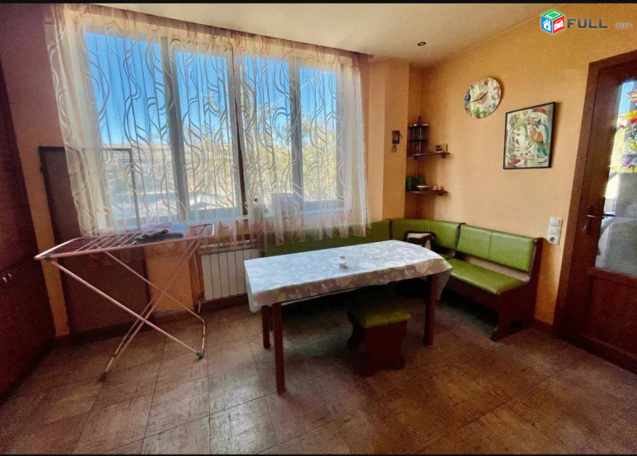 LA08959 Վարձով 3 սենյականոց բնակարան  Մարգարյան փողոցի 1-ին նրբանցք