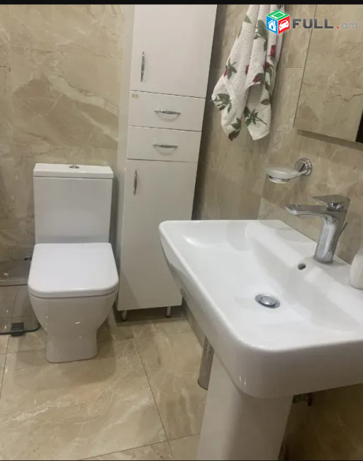 LA08961 Վարձով 3 սենյականոց բնակարան Գյուլբենկյան փողոց , նորակառույց շենք 
