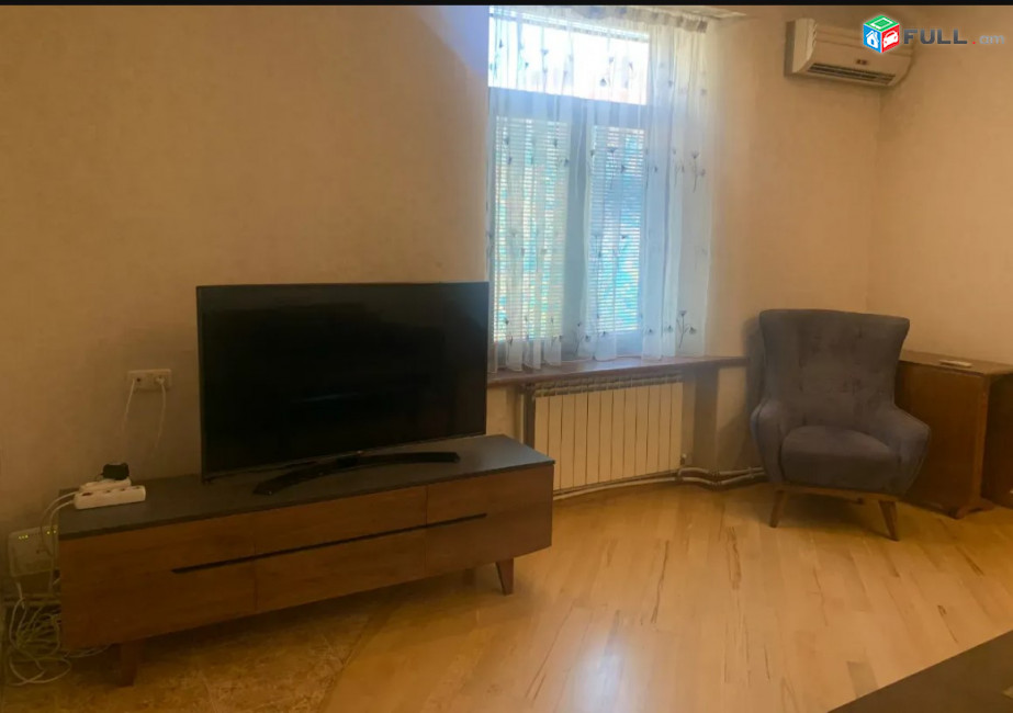 LA08981 Վարձով 2 սենյականոց բնակարան Ամիրյան փողոց , Հանրապետության հրապարակի մոտ։