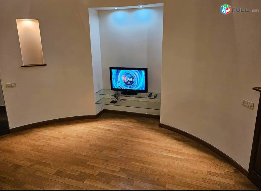 LA08994 Վարձով 4 սենյականոց բնակարան  Չարենցի փողոց , նորակառույց շենքում