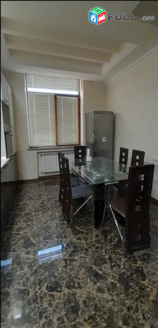 LA09000 Վարձով  4 սենյականոց բնակարան նորակառույց շենքում  Խորենացու փողոցում,