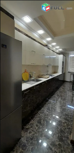 LA09000 Վարձով  4 սենյականոց բնակարան նորակառույց շենքում  Խորենացու փողոցում,