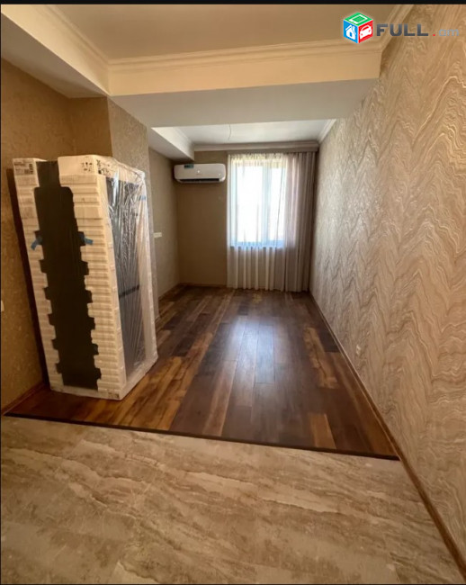 LA08998 Վարձով 3 սենյականոց բնակարան Ամիրյան փողոց , նորակառույց շենք