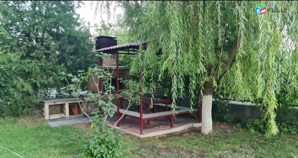 LA09005 Վարձով 4 սենյականոց բնակարան նորակառույց շենքում Սոսեի փողոցում
