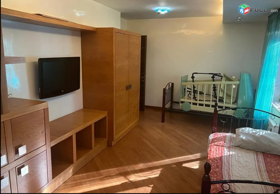 LA09025  Վարձով  3 սենյականոց բնակարան Նալբանդյան փողոց , Թումանյան խաչմերուկում