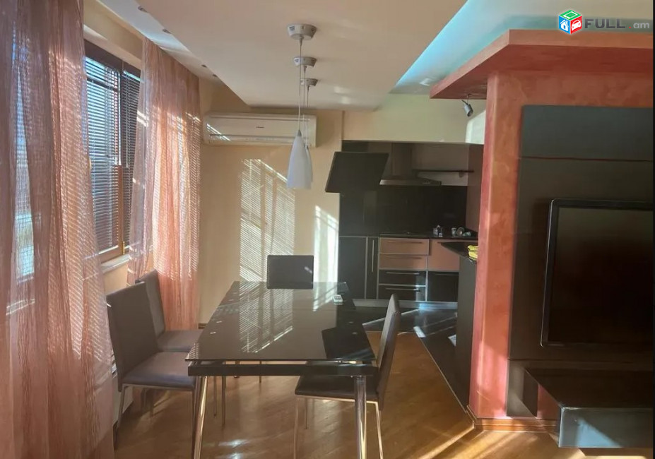LA09025  Վարձով  3 սենյականոց բնակարան Նալբանդյան փողոց , Թումանյան խաչմերուկում