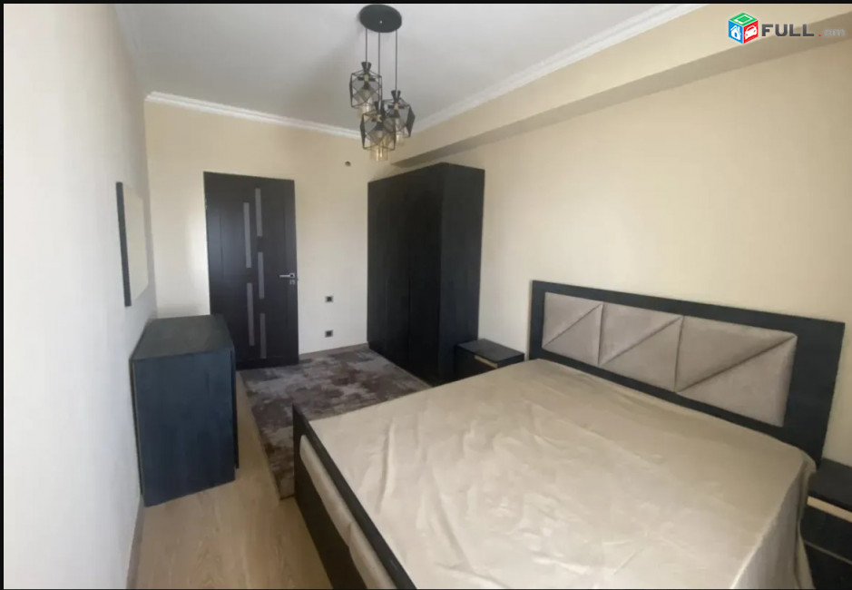 LA09032 Վարձով 3 սենյականոց բնակարան Պարոնյան փողոց , Մաշտոց 