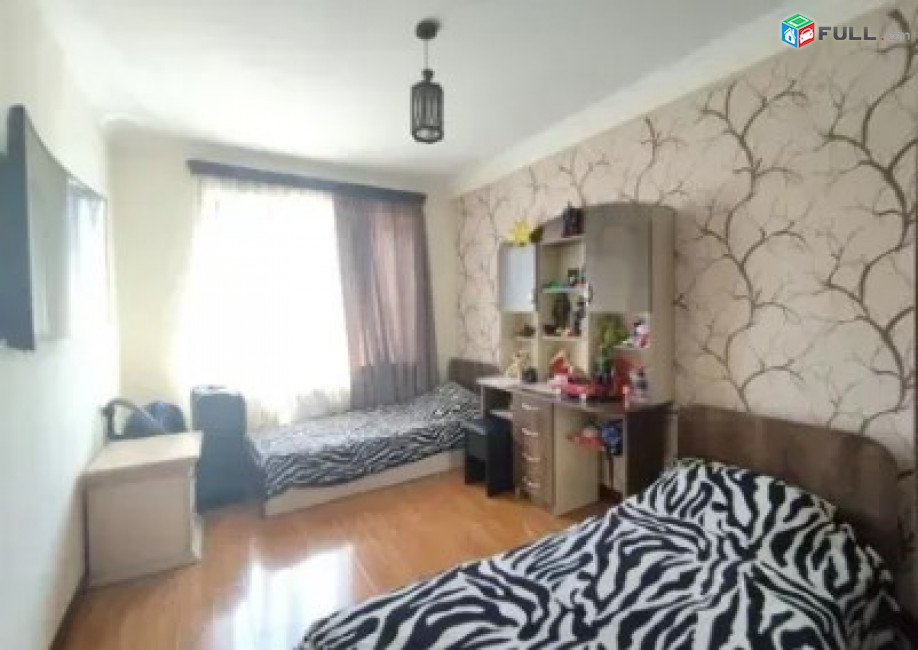 LA09036 Վարձով 3 սենյականոց բնակարան Տիգրան Պետրոսյանի փողոց,  City -ի հարևանությամբ