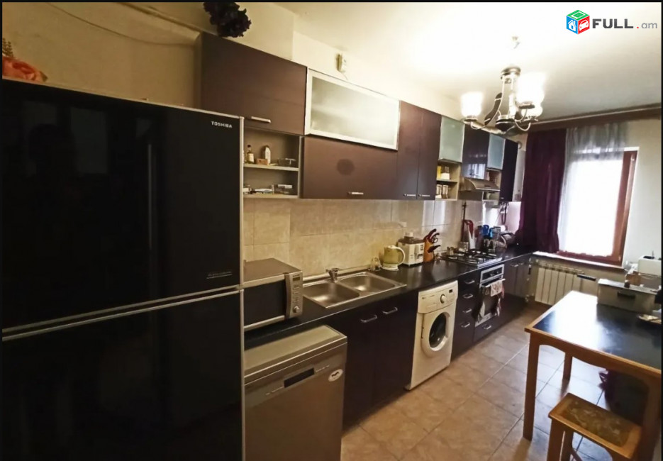 LA09041 Վարձով 3 սենյականոց բնակարան Տիգրան Պետրոսյանի փողոց, Դավիթաշեն 3-րդ թաղամասում