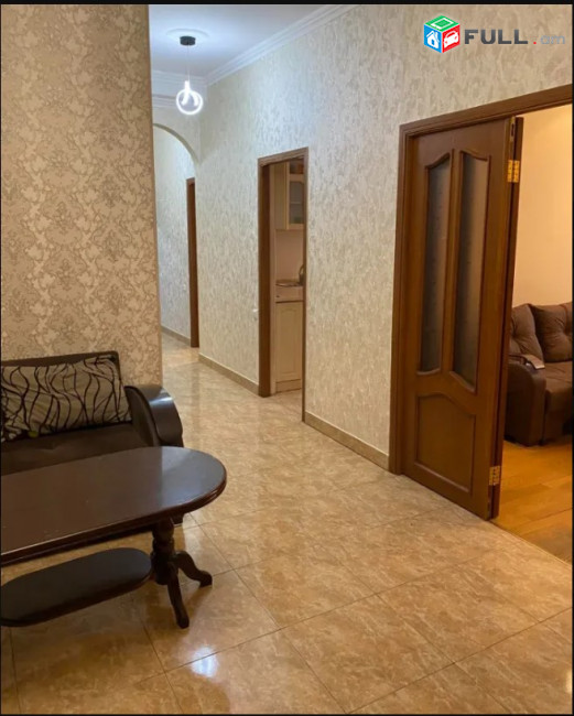 LA09062 Վարձով 3 սենյականոց բնակարան Ռոստոմի փողոց , նորակառույց շենքում 