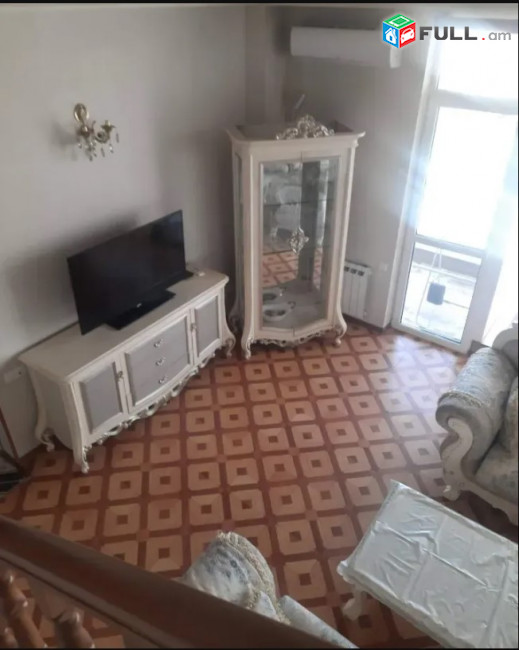 LA09082  Վարձով 4 սենյականոց բնակարան Ռոստոմի փողոց , նորակառույց շենք
