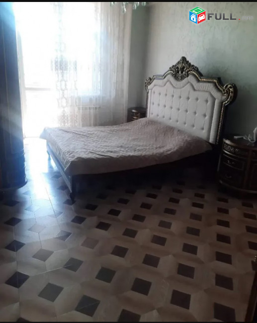 LA09082  Վարձով 4 սենյականոց բնակարան Ռոստոմի փողոց , նորակառույց շենք