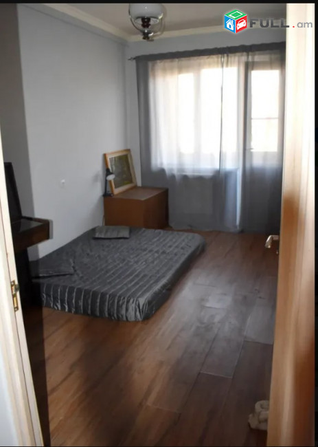 LA09091 Վարձով 3 սենյականոց բնակարան Երվանդ Քոչար փողոցում 
