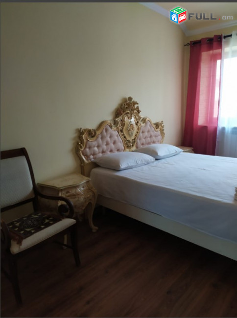 LA09109 Օրավարձով 3 սենյականոց բնակարան Թումանյան փողոցում 