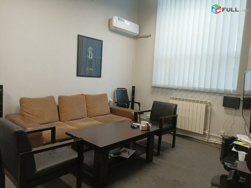 LA09171 Վարձով 150 ք.մ գրասենյակային տարածք Տերյան փողոցում կենտրոնում