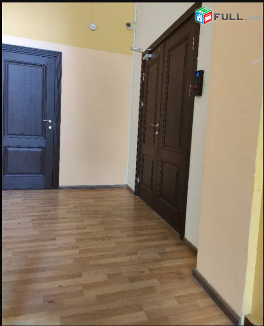 LA09171 Վարձով 150 ք.մ գրասենյակային տարածք Տերյան փողոցում կենտրոնում
