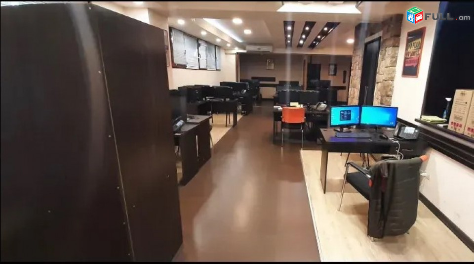 LA09174 Վարձով 174 քմ . Գրասենյակային տարածք  Հանրապետության փողոց, կենտրոնում