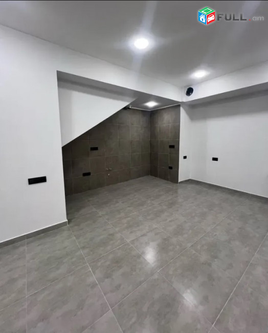 LA09224 Վարձով 200 քմ. գրասենյակային տարածք Աբովյան փողոցում , Երկրորդ գիծ
