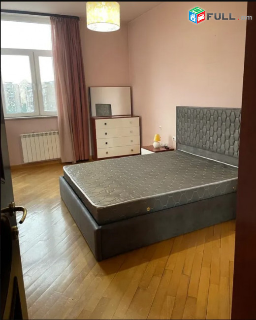 LA09236  Վարձով 3 սենյականոց բնակարան Ռոստոմի փողոց , նորակառույց շենք