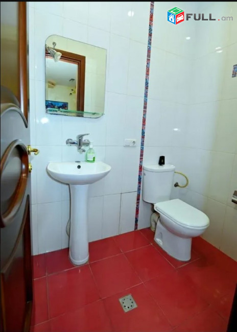 LA09236  Վարձով 3 սենյականոց բնակարան Ռոստոմի փողոց , նորակառույց շենք