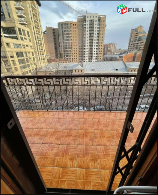 LA09266 Վարձով 4 սենյականոց բնակարան Սարյանի փողոցում