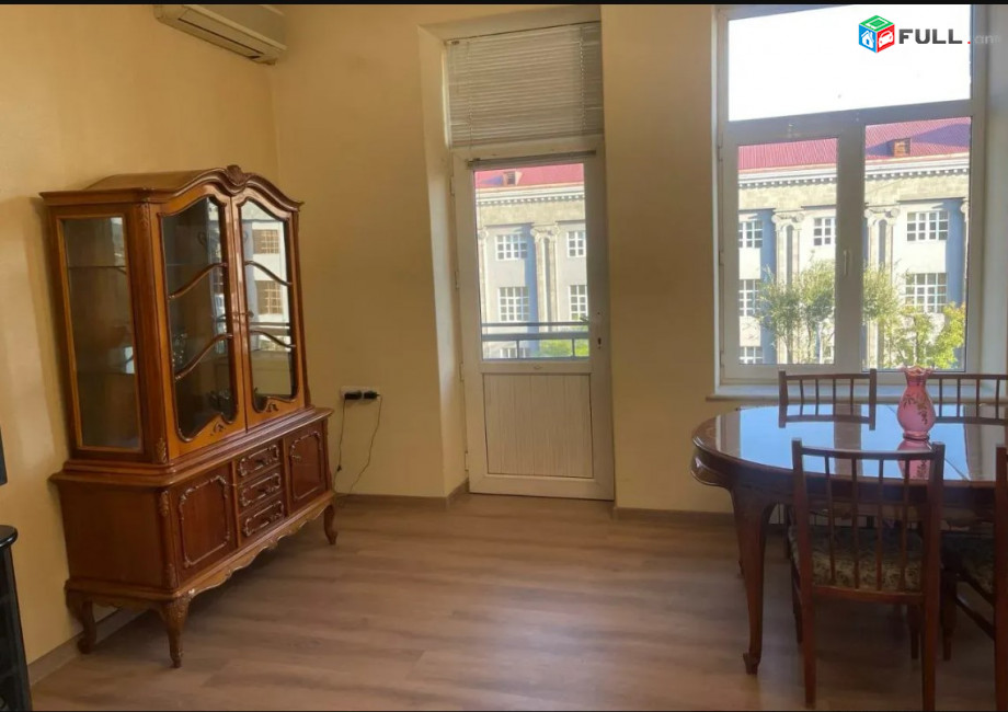 LA09280 Վարձով 3  սենյականոց բնակարան Աբովյան փողոցում