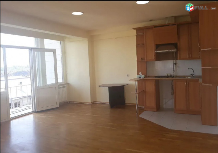 LA09342 Վարձով 4 սենյականոց բնակարան նաև գրասենյակ Բաղրամյան պողոտայում