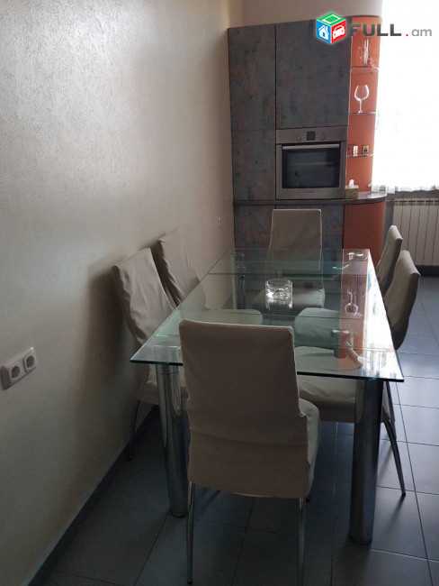  LA00395 Վարձով 3 սենյականոց բնակարան Թումանյան փողոցում