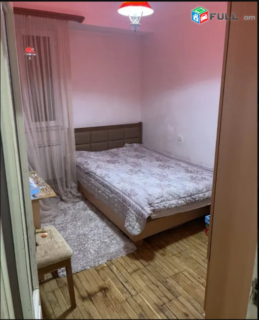 LA09368 Վարձով 4 սենյականոց բնակարան Տիգրան Պետրոսյան փողոցում
