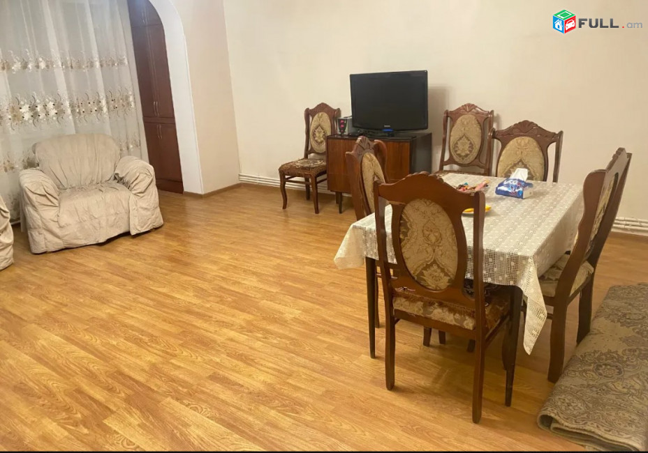 LA09375 Վարձով 3 սենյականոց բնակարան Տիգրան Պետրոսյան փողոցում