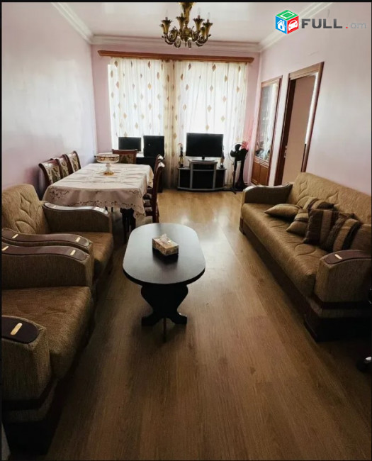LA09384 Վարձով 3 սենյականոց բնակարան Արտաշիսյան փողոց